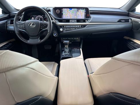Used 2021 Lexus ES 300h Ultra Luxury w/ Accessory Package 2 FWD image 14