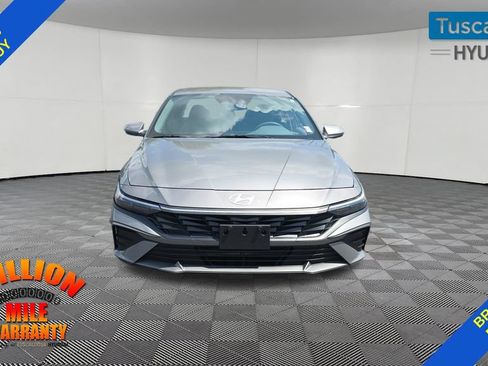 Used 2024 Hyundai Elantra SEL FWD image 2