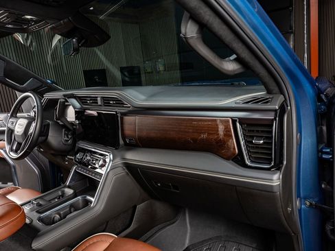 Used 2025 GMC Sierra 2500 Denali Ultimate w/ Max Trailering Package image 15