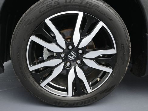 Used 2021 Honda Pilot Touring image 10