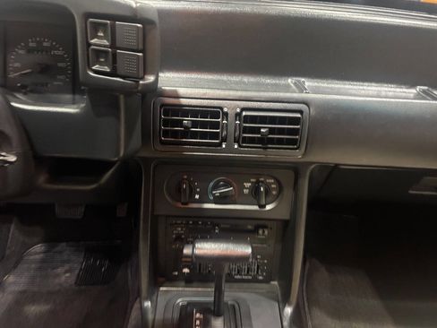 Used 1992 Ford Mustang LX image 15