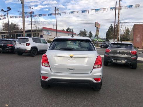 Used 2019 Chevrolet Trax LS FWD image 5