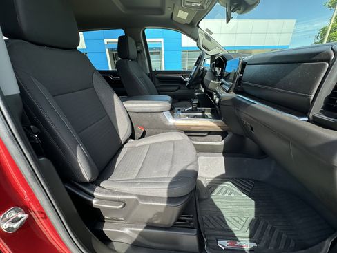 Used 2024 Chevrolet Silverado 1500 RST w/ Z71 Off-Road Package AWD/4WD image 33