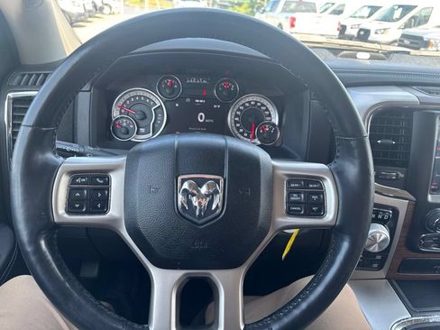 Used 2018 RAM 1500 Laramie AWD/4WD image 19