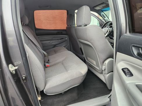 Used 2015 Toyota Tacoma PreRunner image 10