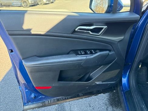 Used 2023 Kia Sportage EX image 15