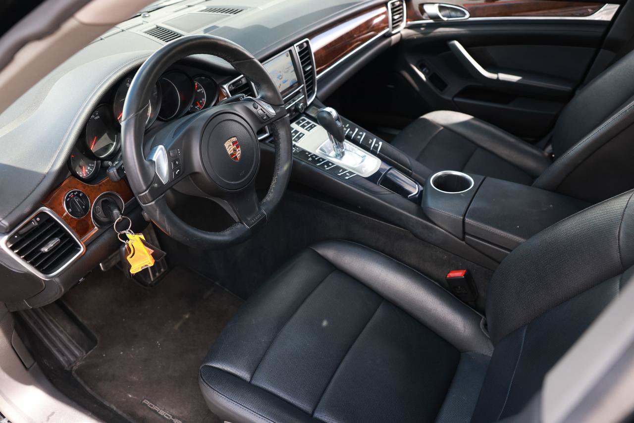 Used 2013 Porsche Panamera image 4