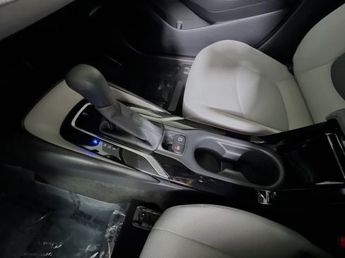 Used 2020 Toyota Corolla LE image 24