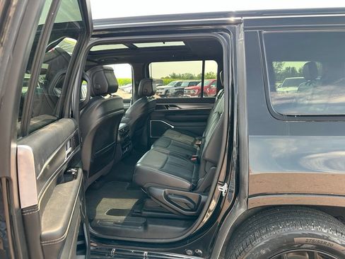 Used 2024 Jeep Wagoneer Series II AWD/4WD image 18