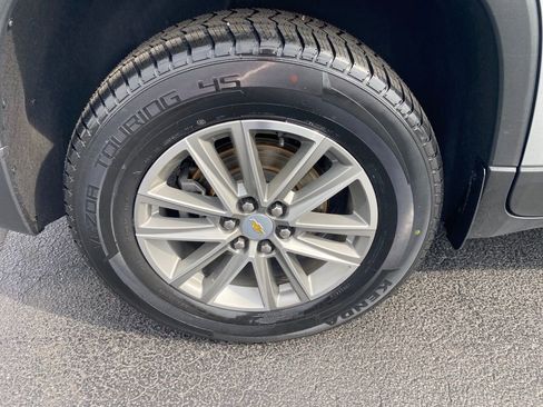 Used 2023 Chevrolet Traverse LT image 35