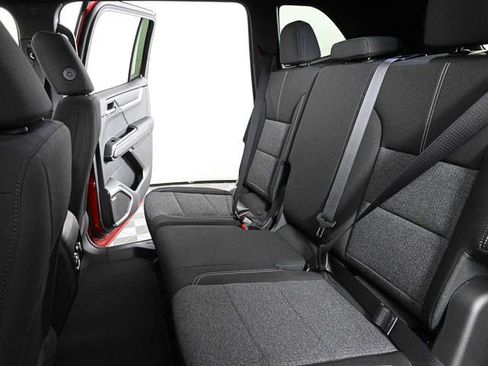 New 2025 GMC Acadia Elevation image 20