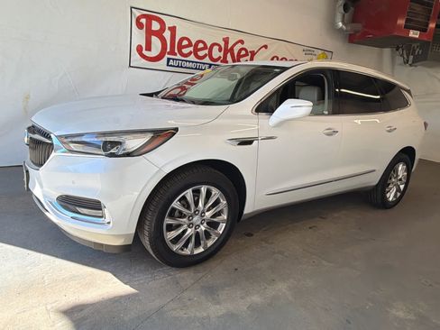 Used 2018 Buick Enclave Premium w/ Experience Buick Package image 2
