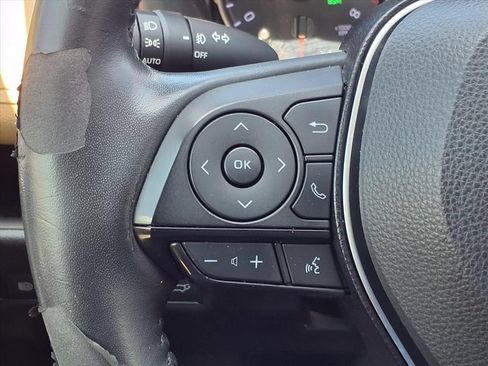 Used 2020 Toyota RAV4 XLE Premium FWD image 18