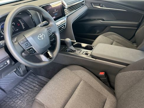 Used 2026 Toyota Camry LE FWD image 9