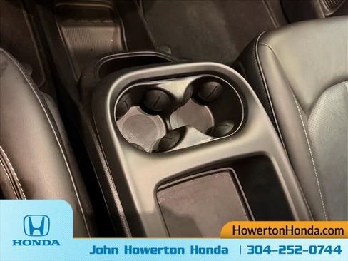 Used 2025 Chrysler Pacifica Select FWD image 27