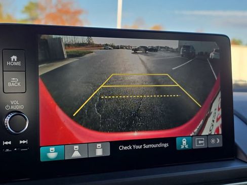 New 2025 Honda Pilot Touring image 23