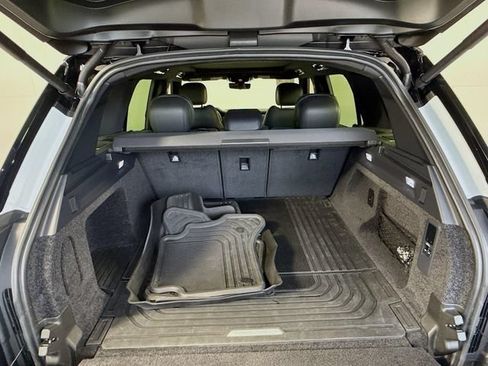 Certified 2025 Land Rover Range Rover SE AWD/4WD image 28