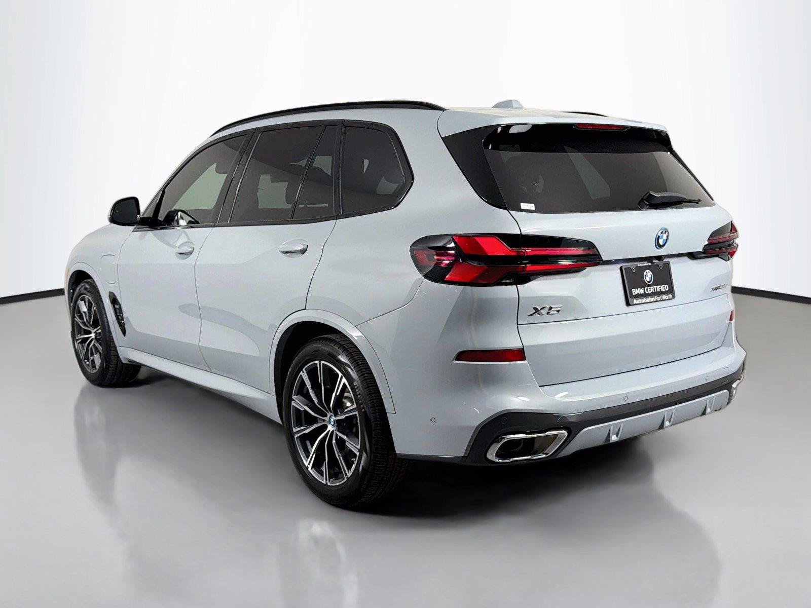 Used 2024 BMW X5 xDrive50e w/ Executive Package AWD/4WD image 7