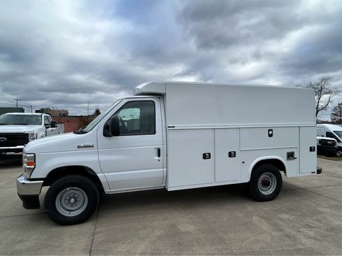 New 2025 Ford E-350 and Econoline 350 Super Duty w/ Power Equipment Group image 5