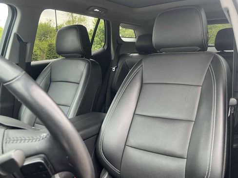 Used 2022 GMC Terrain SLT w/ Infotainment Package II AWD/4WD image 30