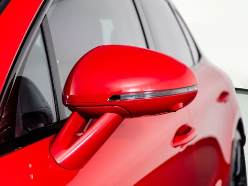 Used 2024 Porsche Macan GTS image 28