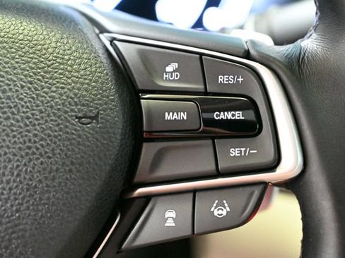 Used 2018 Honda Accord Touring image 40