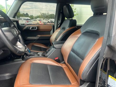 Used 2023 Ford Bronco Outer Banks w/ Sasquatch Package AWD/4WD image 18