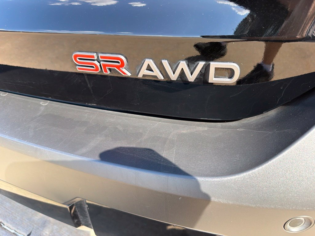 Used 2025 Nissan Kicks SR AWD/4WD image 11