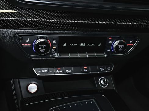 Used 2018 Audi SQ5 Premium Plus w/ Navigation Package image 35