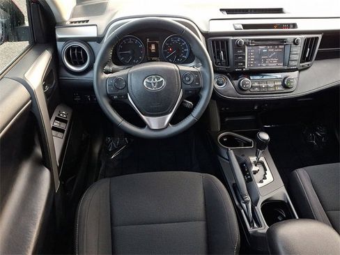 Used 2018 Toyota RAV4 XLE image 11