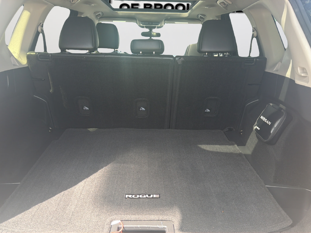 Certified 2025 Nissan Rogue SV w/ SV Premium Package FWD image 19