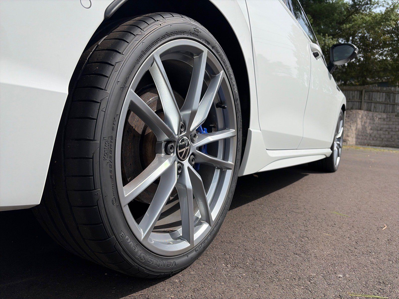 Used 2024 Volkswagen Golf R AWD/4WD image 7