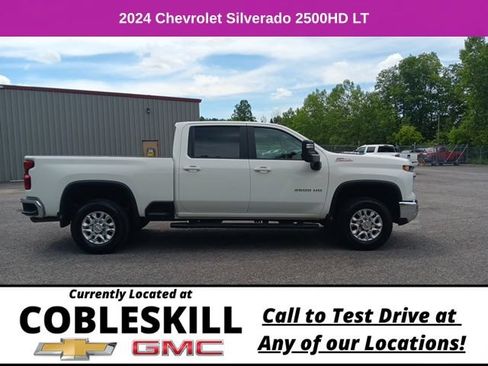 Used 2024 Chevrolet Silverado 2500 LT AWD/4WD image 2