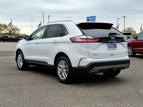 Certified 2023 Ford Edge SEL w/ Convenience Package AWD/4WD image 4