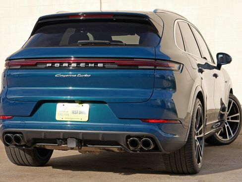 Used 2024 Porsche Cayenne Turbo AWD/4WD image 5