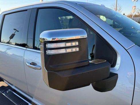 Used 2022 Chevrolet Silverado 3500 LTZ w/ LTZ Convenience Package image 12