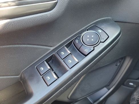 New 2025 Ford Escape SE image 38