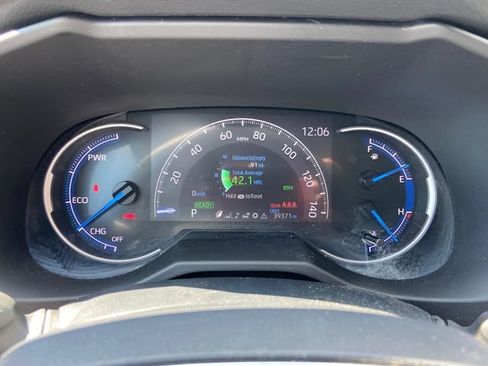 Used 2024 Toyota RAV4 XLE w/ Convenience Package AWD/4WD image 15