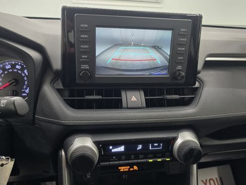 Used 2019 Toyota RAV4 LE image 33