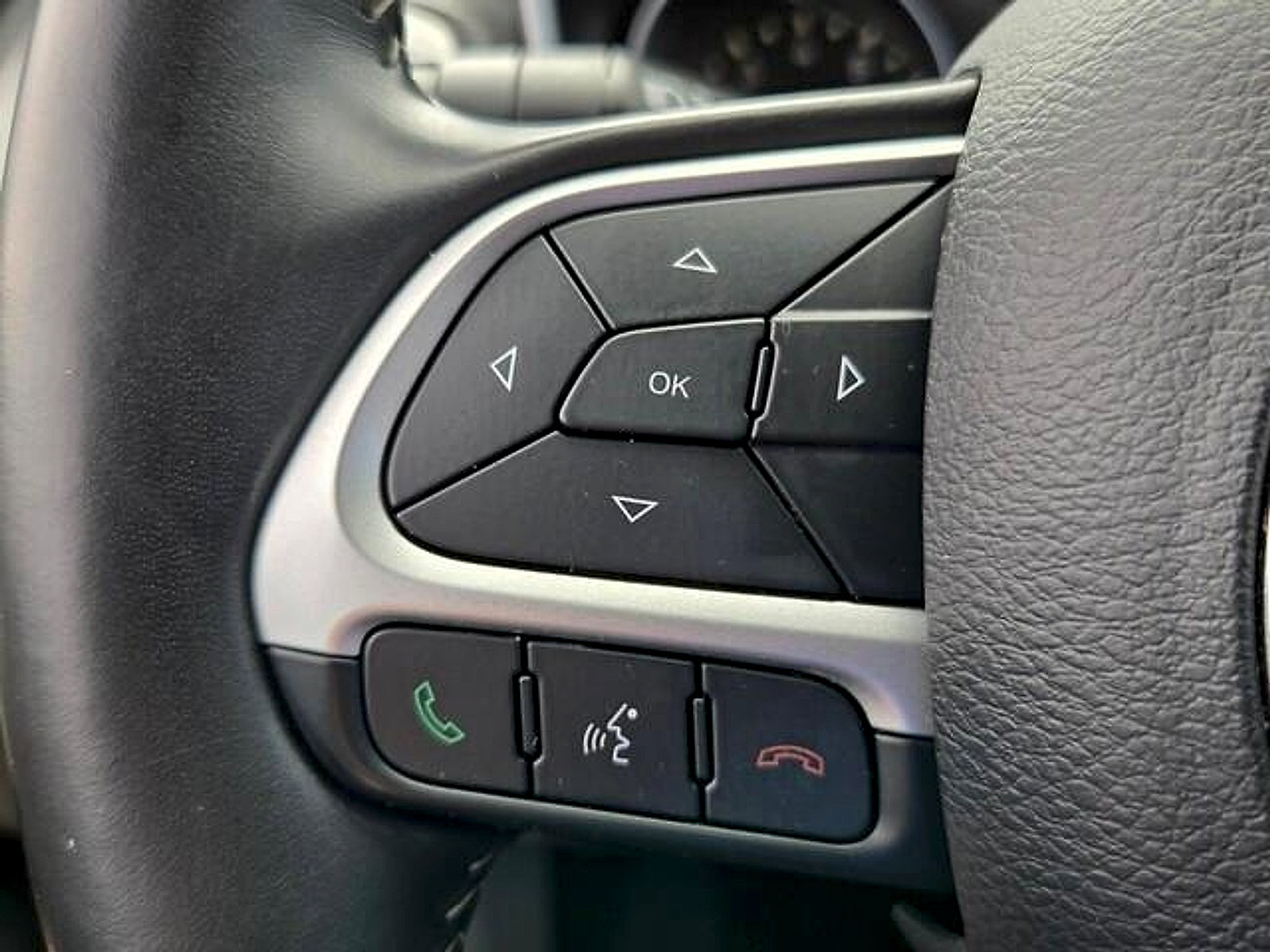 Used 2019 Jeep Compass Latitude FWD image 22