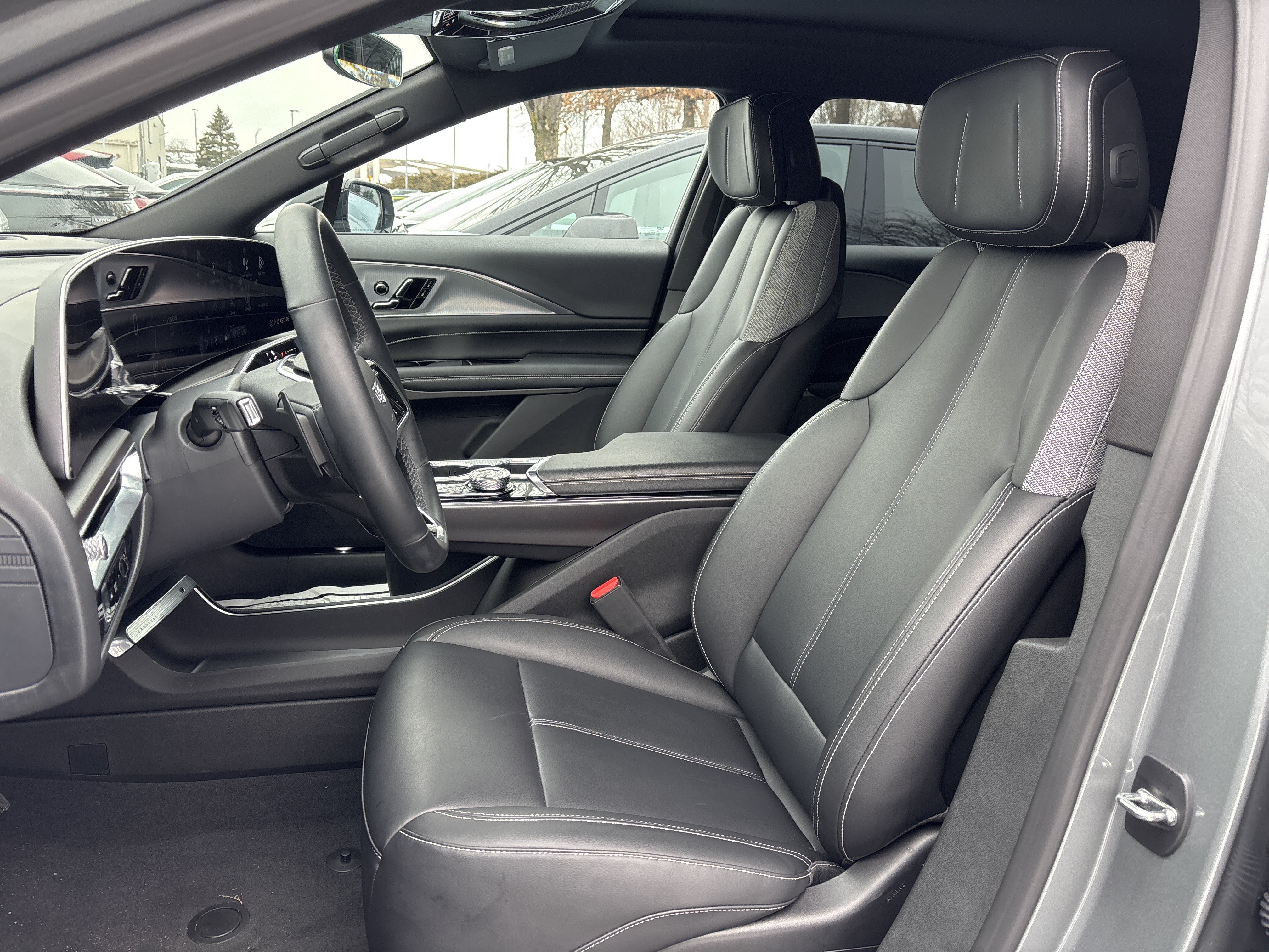 Used 2024 Cadillac Lyriq Tech RWD image 25