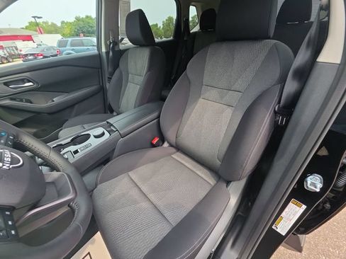 Certified 2026 Nissan Rogue SV AWD/4WD image 11