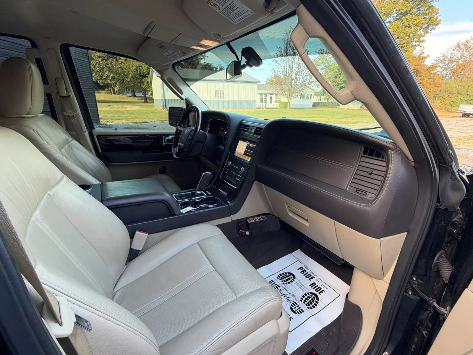 Used 2017 Lincoln Navigator L Reserve AWD/4WD image 10