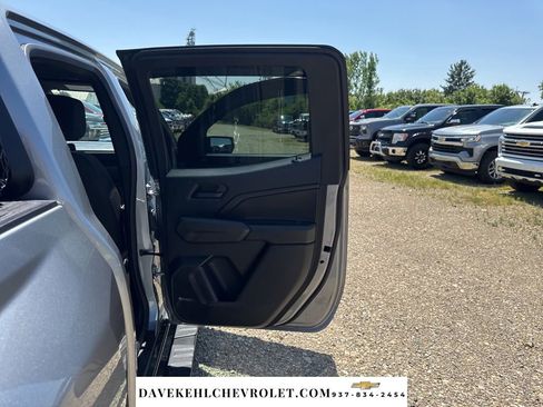 Used 2025 Chevrolet Colorado W/T AWD/4WD image 26