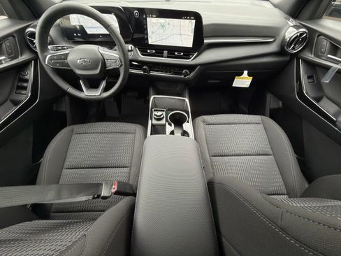 New 2026 Chevrolet Equinox LT FWD image 9