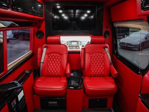 Used 2016 Mercedes-Benz Sprinter 2500 image 10