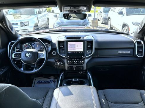 Used 2022 RAM 1500 Big Horn AWD/4WD image 12