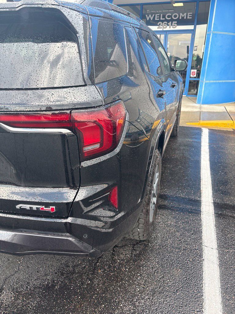 Used 2026 GMC Terrain AT4 AWD/4WD image 7