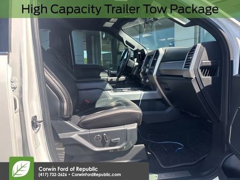 Used 2021 Ford F250 Platinum w/ FX4 Off-Road Package image 4