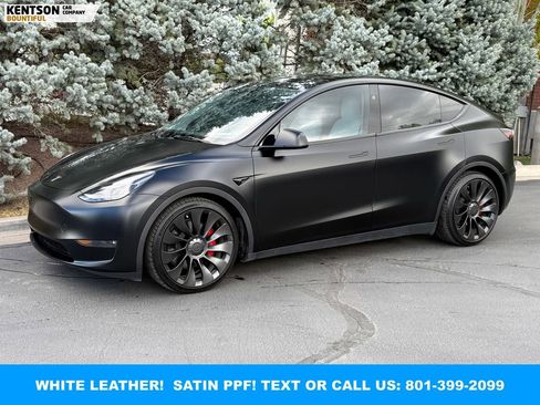 Used 2023 Tesla Model Y Performance image 1